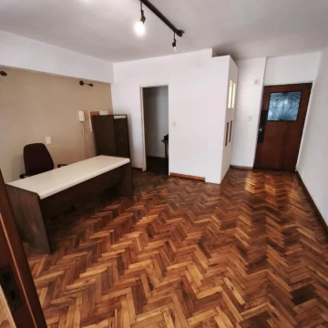 Alquiler oficina comercial, zona Monserrat.