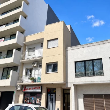Departamento en Venta de 2 dormotorios en 57 entre 18/19 - La Plata - 2 Piso por escalera