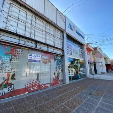 Local 165m2 sobre Rafael Nuñez . Gran Exposicion Comercial!