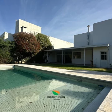 Casa  de tres dormitorios en Tejas Tres