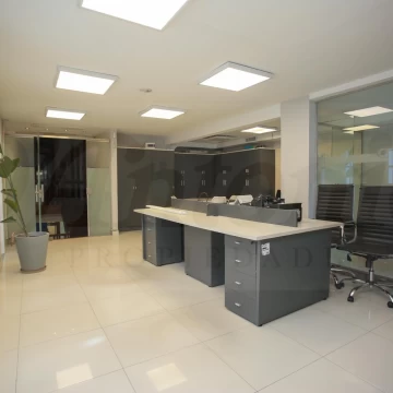 IMPERDIBLE PROPIEDAD EN BLOCK IDEAL CENTROS DE SALUD, INSTITUTOS, OFICINAS CORP. O EMPRENDIMIENTOS