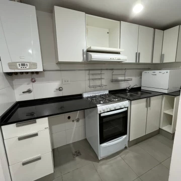 Departamento en Alquiler en la Mejor Zona de Gral Paz . Parrilla, solárium y seguridad!