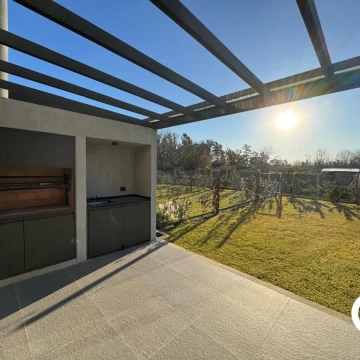 Townhouse en alquiler - Oliden Joven