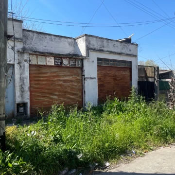 Casa con terreno propio oportunidad en Aldo Bonzi para refaccionar