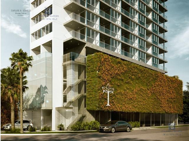 JARDIN VERTICAL EN FRENTE COCHERA