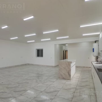Venta casa 6 ambientes en Centro de Benavidez