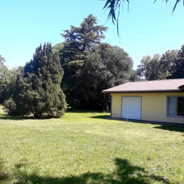 Venta Casa Quinta de 4 amb con amplio terreno en Loma Verde
