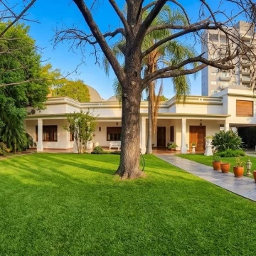 Venta casa 8 ambientes en San Martin
