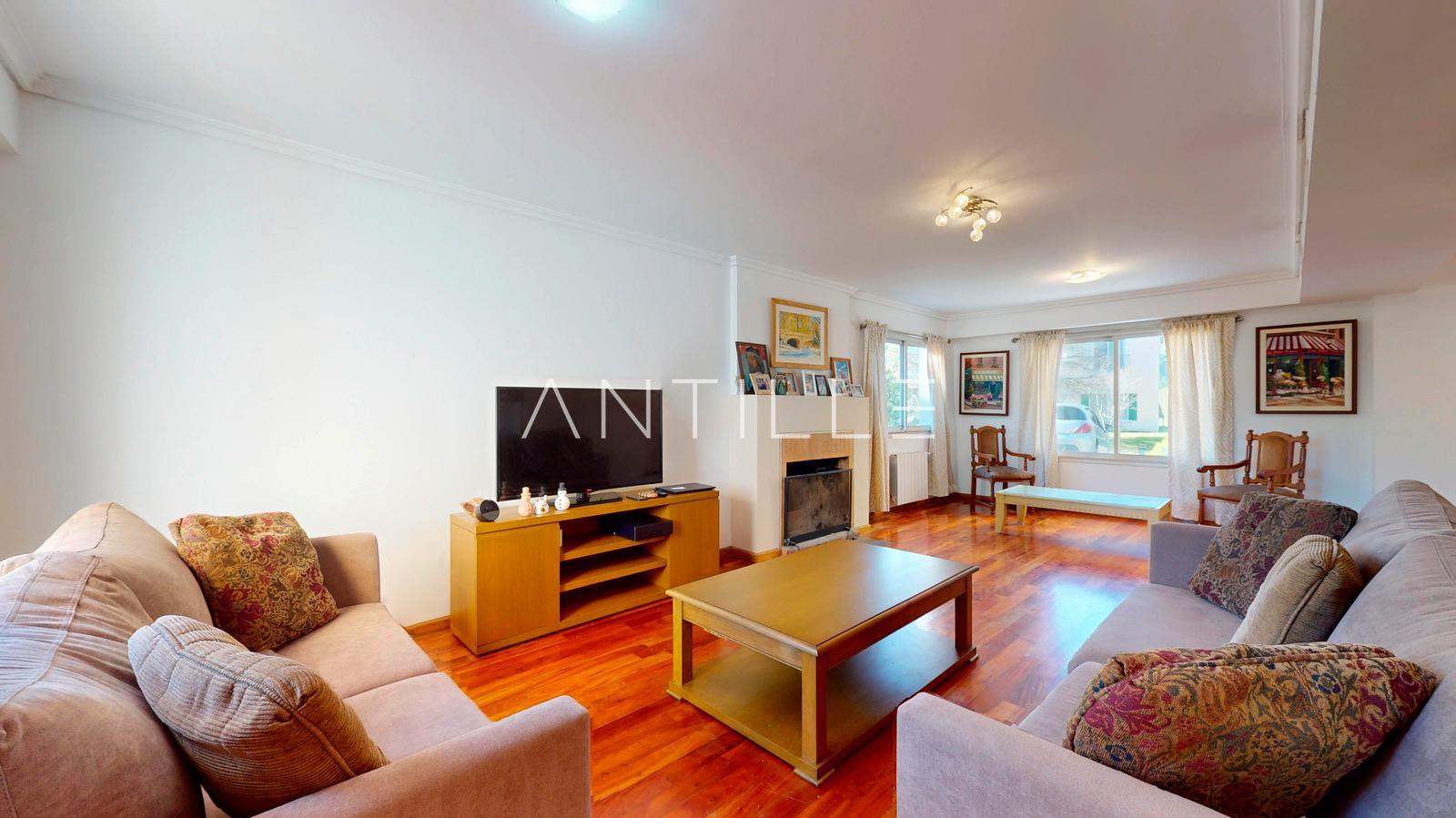 SALA DE ESTAR CASA EN VENTA EN ABRIL CLUB DE CAMPO, HUDSON