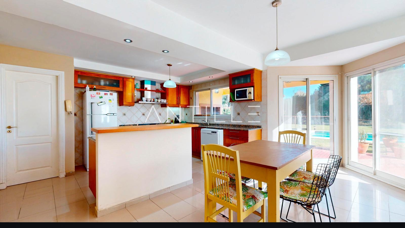 COMEDOR CASA EN VENTA EN ABRIL CLUB DE CAMPO, HUDSON