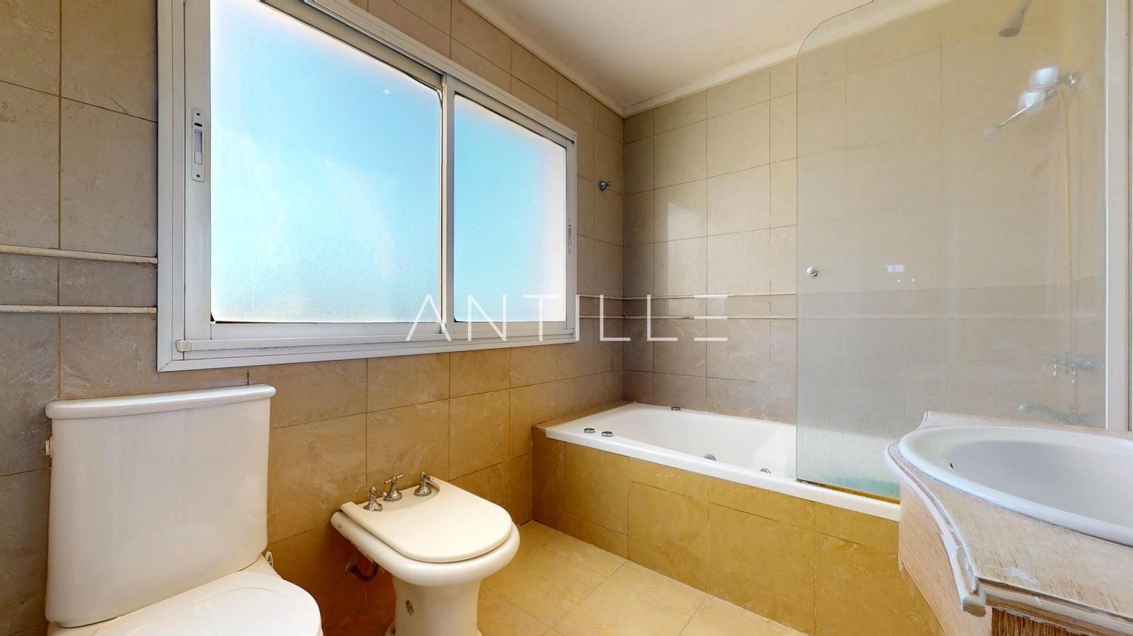 BAÑO CASA EN VENTA EN ABRIL CLUB DE CAMPO,  HUDSON