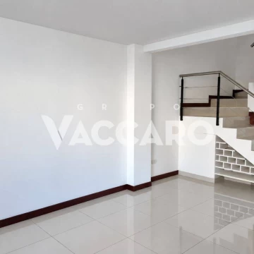 Casa en alquiler 4 ambientes en Maria Eugenia RV barrio cerrado Moreno, tipo duplex