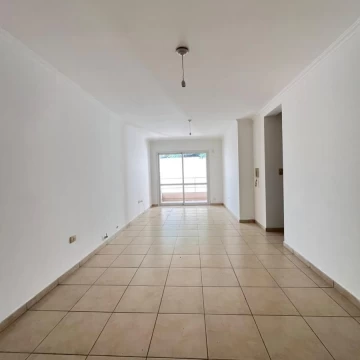 Departamento en venta, dos dormitorios frente a plaza Alberdi, General Paz
