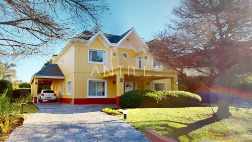 CASA EN VENTA | ABRIL CLUB DE CAMPO