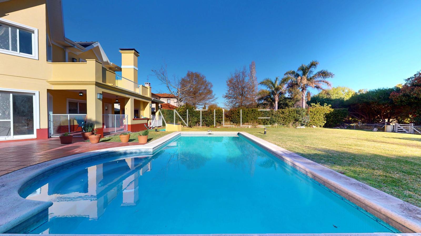 PILETA CASA EN VENTA EN ABRIL CLUB DE CAMPO, HUDSON