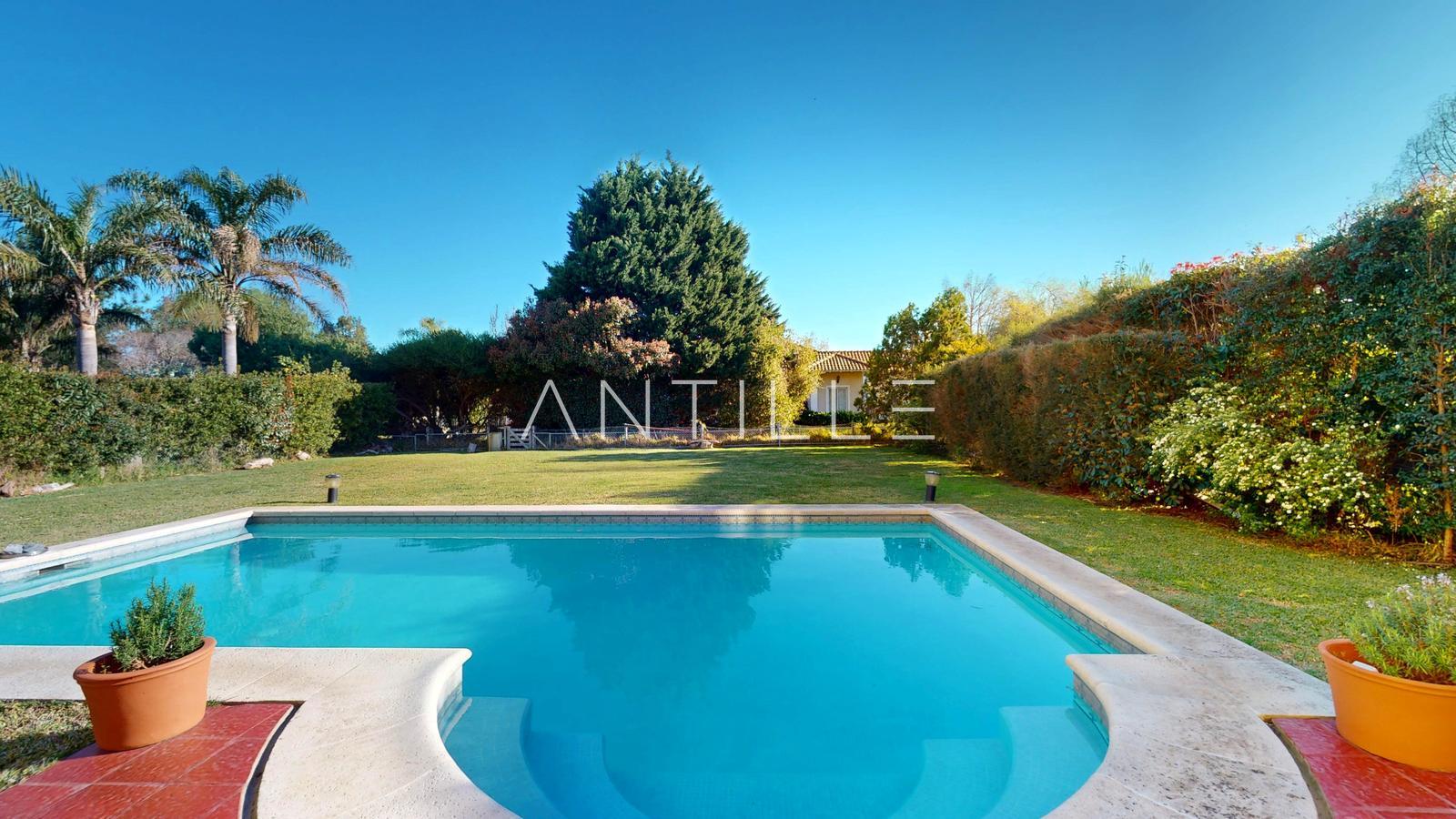 PILETA CASA EN VENTA EN ABRIL CLUB DE CAMPO, HUDSON