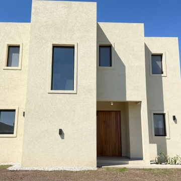 Casa en venta 3 dorm Escritorio en Santa Elisa Pilar del Este