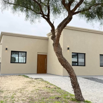 Casa en venta en una planta 3 dorm en San Ramiro