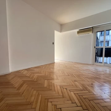 Departamento en venta. 3 ambientes CON COCHERA en Belgrano. Apto crédito.