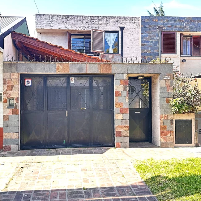 Duplex 4 Ambientes APTO CREDITO Con Cochera y Patio Venta-Quilmes