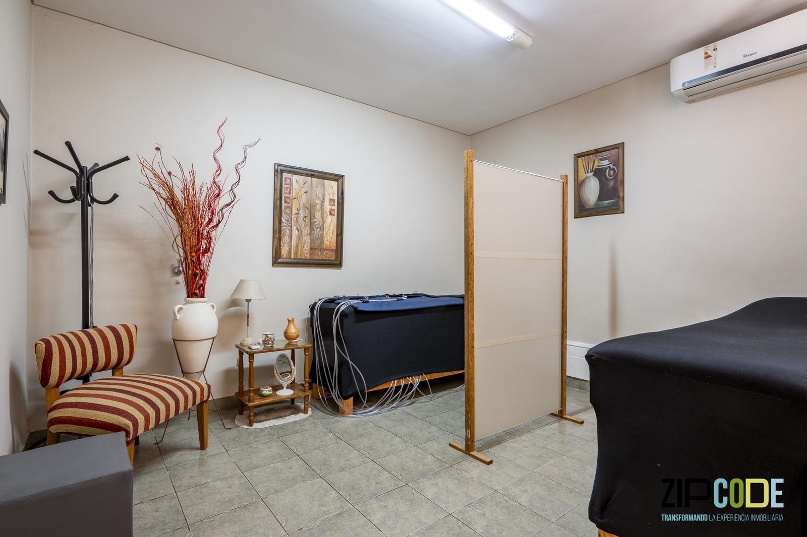 Casa de 9 dormitorios en Villa del Parque, foto 4