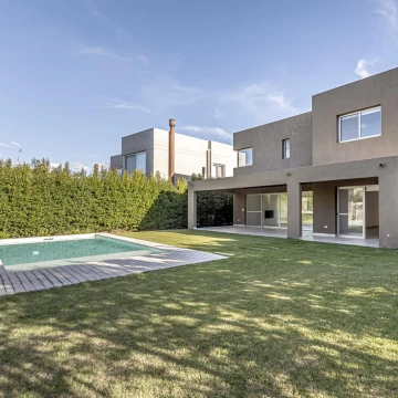 Venta | Casa con 3 dormitorios en lote interno | Barbarita, Troncos del Talar