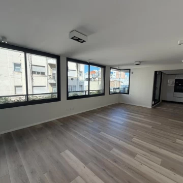 Departamento en venta 3 dormitorios, 3 baños, balcón con parrilla, cochera en centro - Rosario