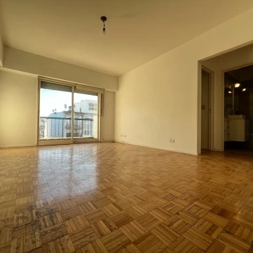 Departamento a la venta en Belgrano. 2 ambientes con balcon. Apto credito. Oportunidad.