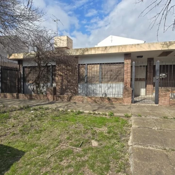 Casa a refaccionar 3 ambientes inversor venta Ituzaingo