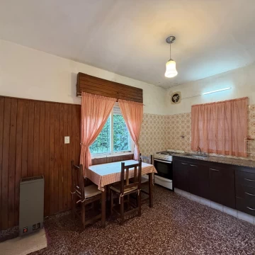 Casa con dos locales independientes