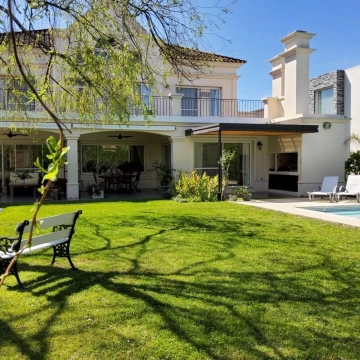 Casa de 7 ambientes en venta en Los Castores, Nordelta