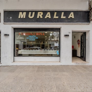 LOCAL COMERCIAL GASTRONOMICO - 7m x 31m - Vidriera