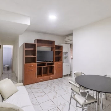 VENTA- DEPARTAMENTO- 2 AMBINTES- CON COCINA SEPARADA- PARQUE CHACABUCO-  SOBRE AV JOSE MARIA MORENO-