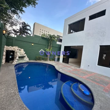 SE ALQUILA MODERNA CASA DE ESTRENO SECTOR UESS 4 DORMT PISCINA(JLR)