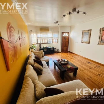 Venta Casa tipo triplex 4 ambientes con pileta en Villa Mitre, Villa Sta Rita