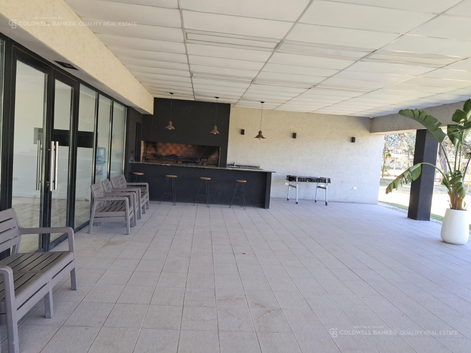 CLUB-HOUSE