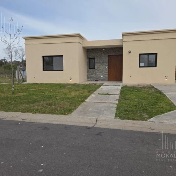 Casa en venta 4 ambientes  Santa Elisa