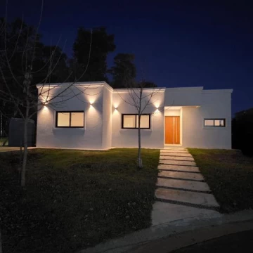 Casa en venta 4 ambientes  Santa Elisa