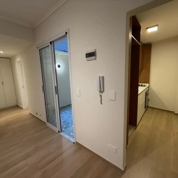 Venta departamento 2 ambientes con patio remodelado Palermo Soho.