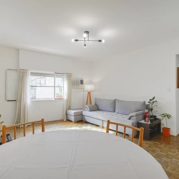 Venta Departamento 3 Ambientes con Dependencia en Recoleta