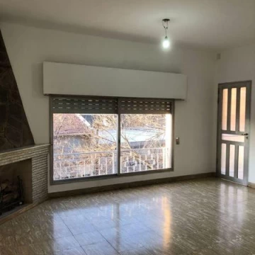 Catamarca 2957 - Casa De 3 Dormitorios Planta Alta Con Terraza En Venta - Pichincha, Rosario