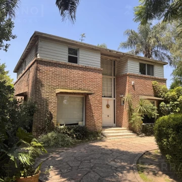 Venta casa, 3 dormitorios, gran parque, piscina. Triangulo de Don Torcuato. Tigre