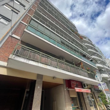Venta Departamento  2 ambientes Austria  y Juncal