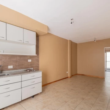 VENTA CÓMODO DEPARTAMENTO MONOAMBIENTE DIVIDIDO, 2 AMBIENTES CON BALCÓN. VILLA DEVOTO.