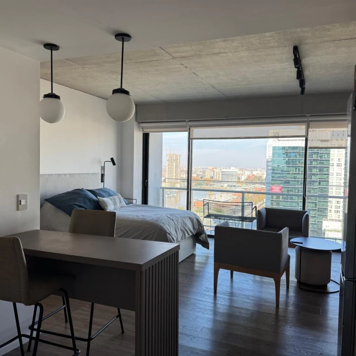 Alquiler Temporario, amoblado y equipado, Studio Piso Alto – Quartier del Bajo