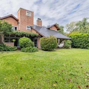 Casa de cuatro dormitorios en Barrio Cerrado Anexo Club Alemán Quilmes - Vicente López ESQ Laprida