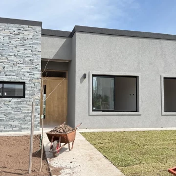 Casa en venta de 3 dorm en San Ramiro