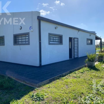 Casa con pileta en Sicardi