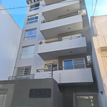 VENTA DEPARTAMENTO EN SAN CRISTOBAL - 2 ambientes con balcón