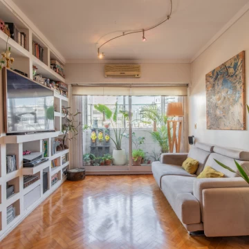 VENTA. DEPTO. 4 AMBIENTES. BALCÓN. APTO CRÉDITO. VILLA CRESPO.